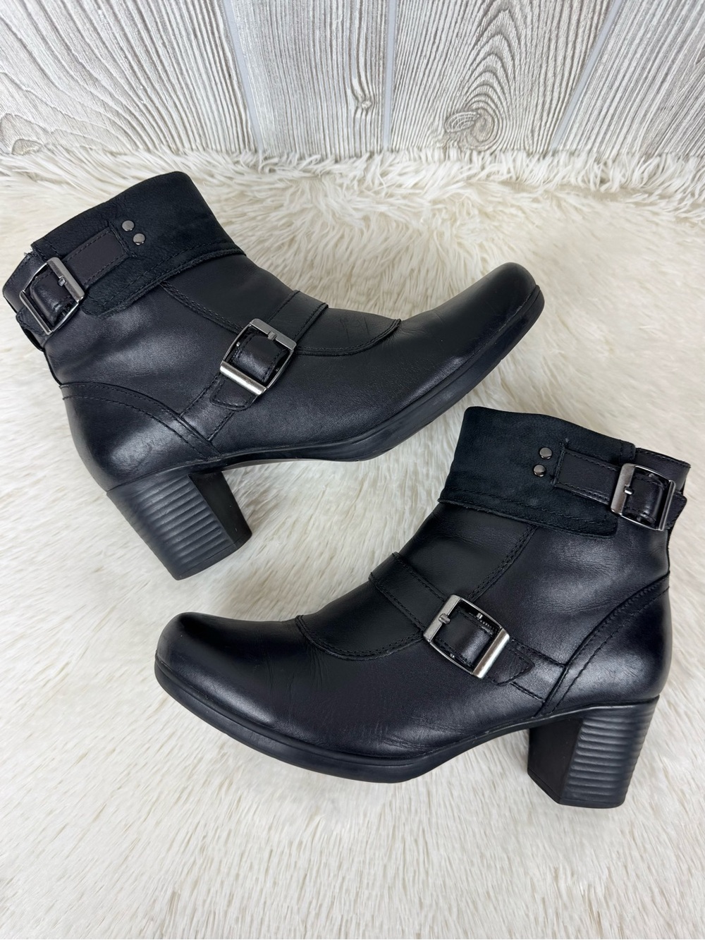 Clarks Black Leather Moto Boots Women’s 9.5 Edgy Ankle Booties Biker Rocker Sexy